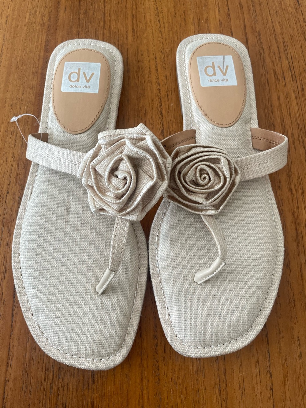 DV Dolce Vita Jasmin Rosette T-Strap Sandals Size 10